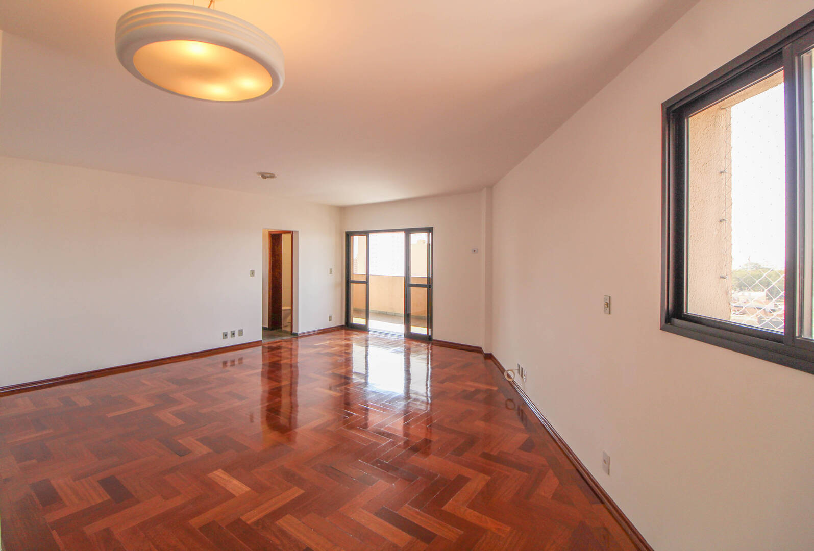 Apartamento à venda e aluguel com 3 quartos, 167m² - Foto 1