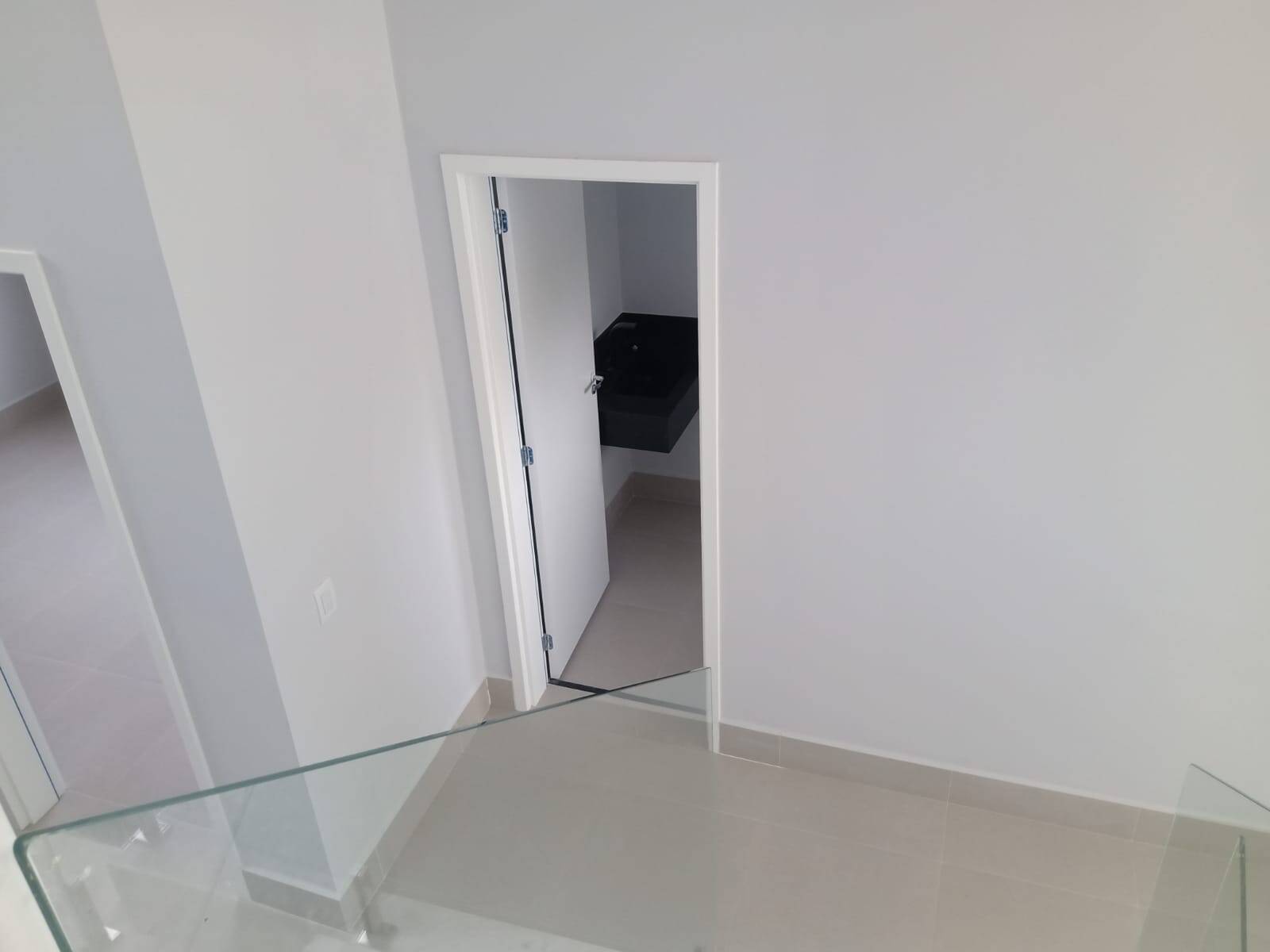 Casa à venda e aluguel com 4 quartos, 340m² - Foto 3