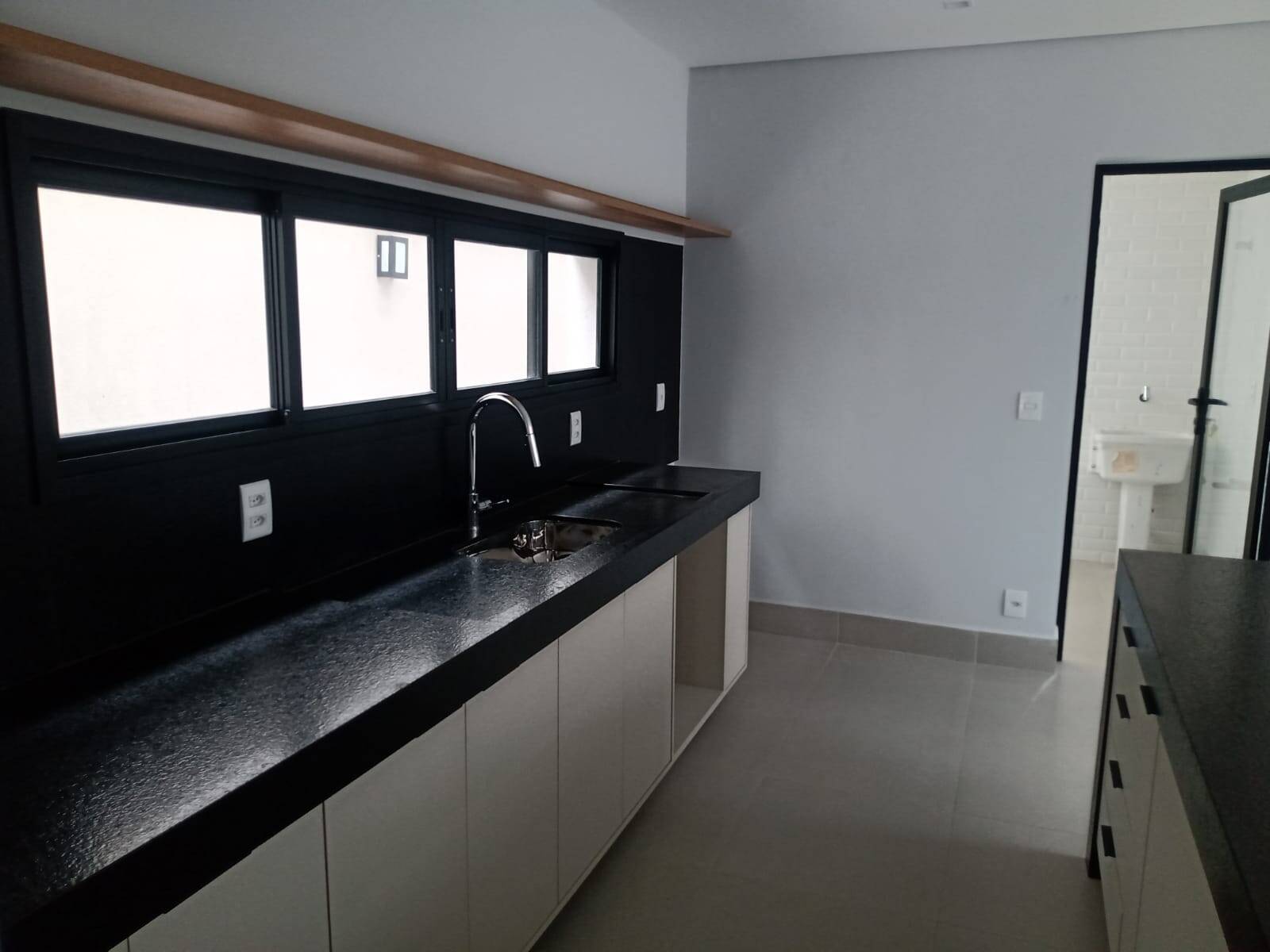 Casa à venda e aluguel com 4 quartos, 340m² - Foto 92